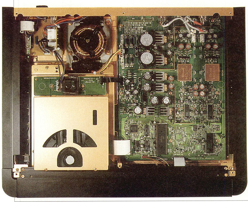 Teìaio in pressofusione, laminatura integrale in rame, componentistica di pregio, layout curatissimo: nessuna raffinatezza ed escamotage sono stati trascurati da Ishiwata ed il suo team.