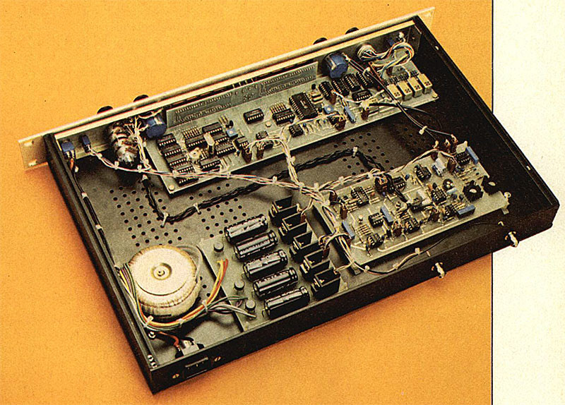 Panoramica dell interno dell oscillatore completo.